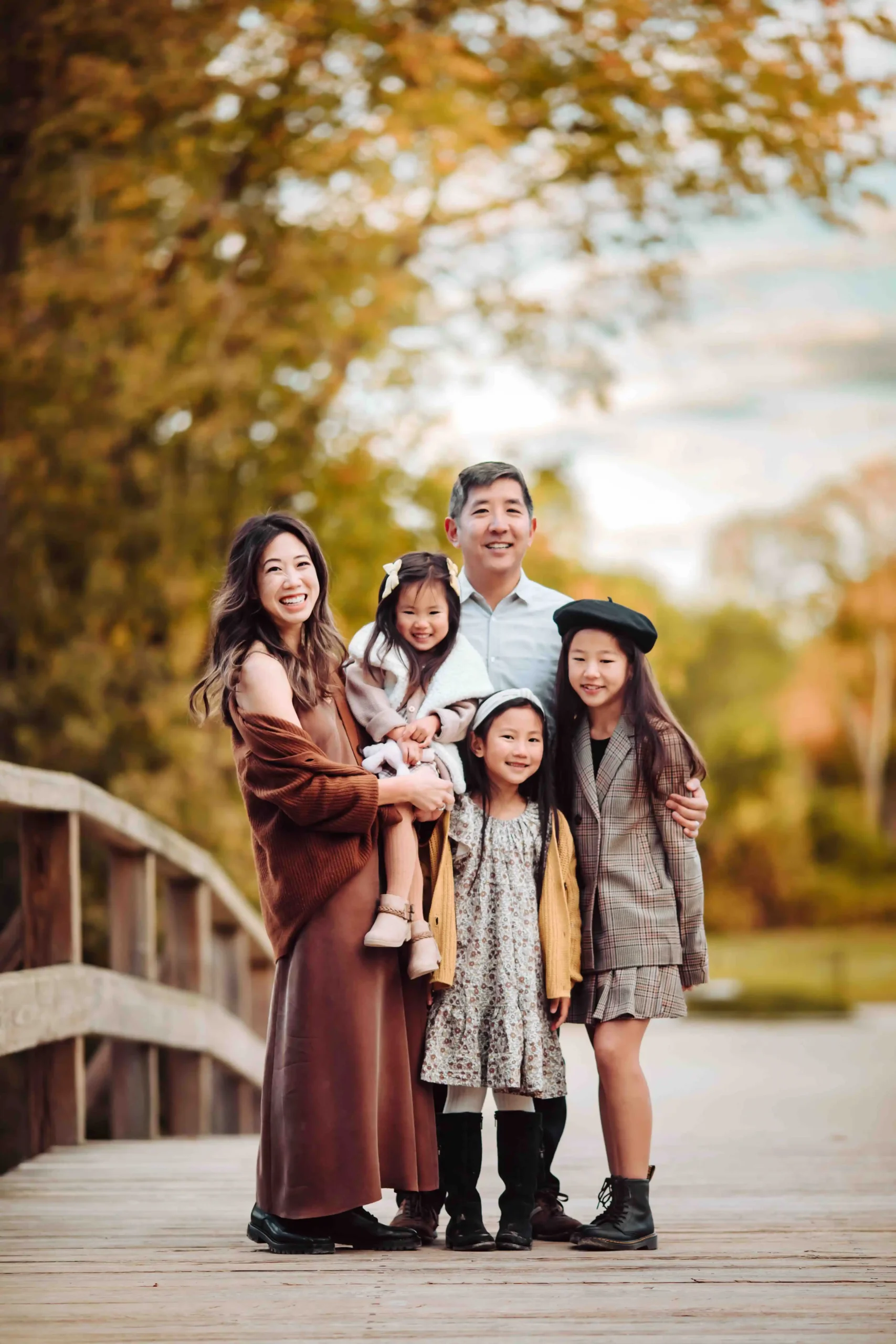 Family learning about Affordable Care Act and under 65 health coverage